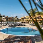 Luxury Apartment, Marina, & Pool Apartamento *