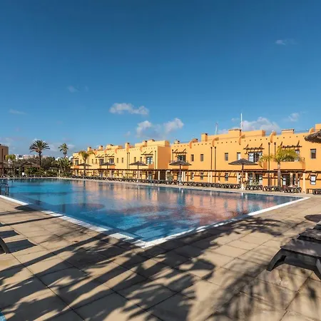 Luxury Apartment, Marina, & Pool Apartamento *