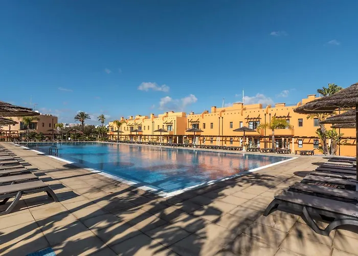 Luxury Apartment, Marina, & Pool 아파트 *