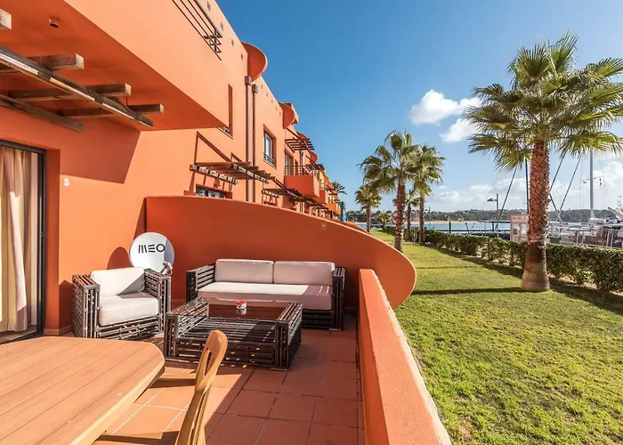 Luxury Apartment, Marina, & Pool 아파트 포티마오