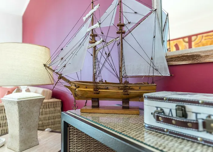 Luxury Apartment, Marina, & Pool * 포티마오