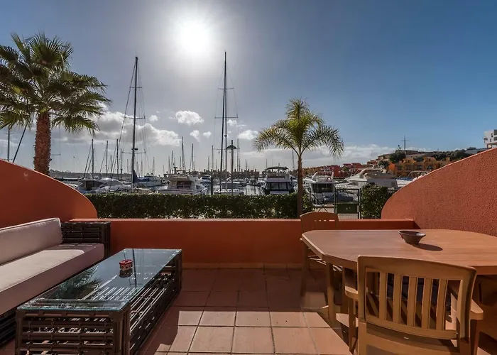 Luxury Apartment, Marina, & Pool * 포티마오