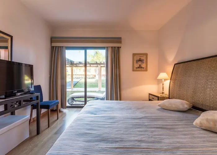 Luxury Apartment, Marina, & Pool 아파트