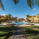 Luxury Apartment, Marina, & Pool بورتيماو